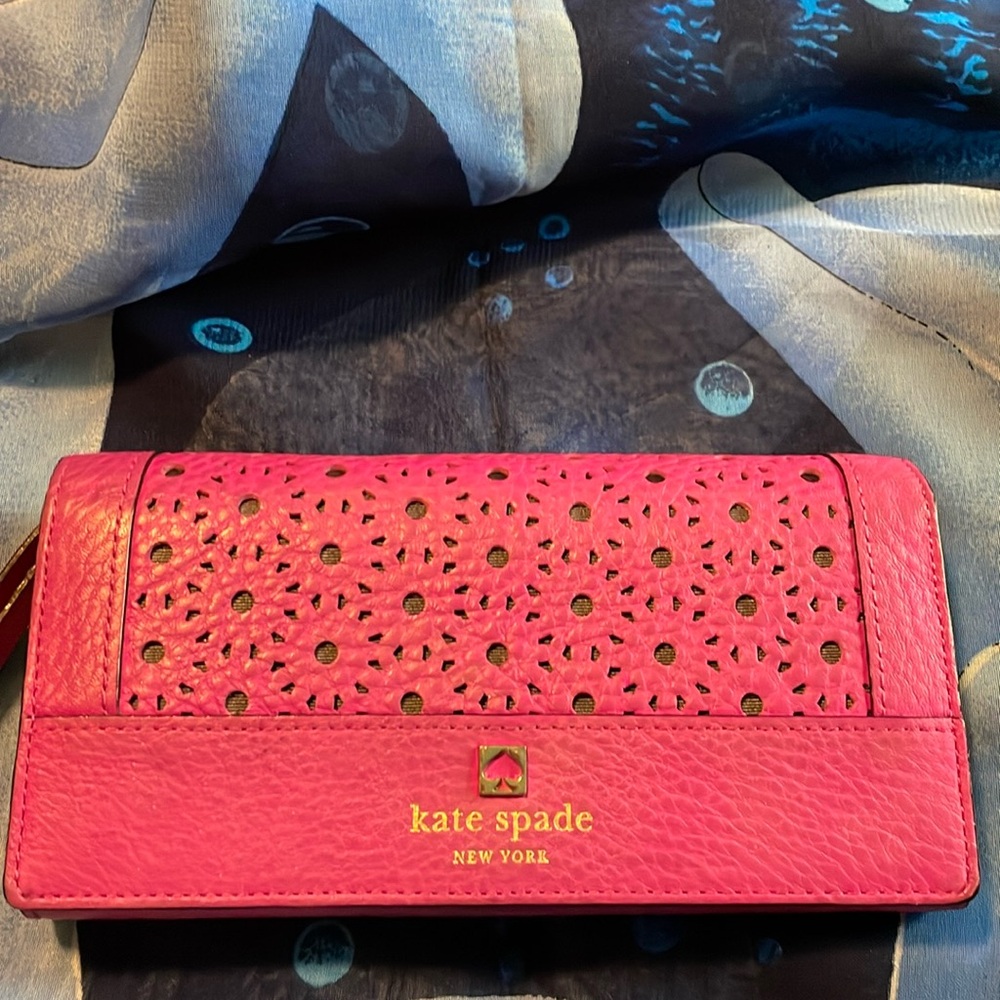 Kate Spade Long Wallet Clutch.  7 x 4.5.  IE